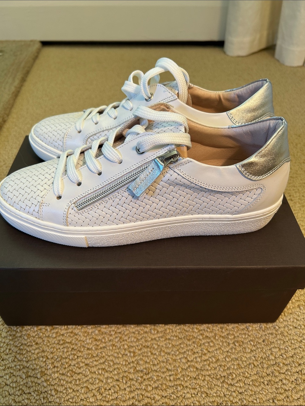 Ron White Oralie woven sneaker (39)